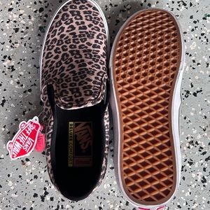 Vans Old Skool Slip on Sneaker. Animal Print. Size 10 Womans